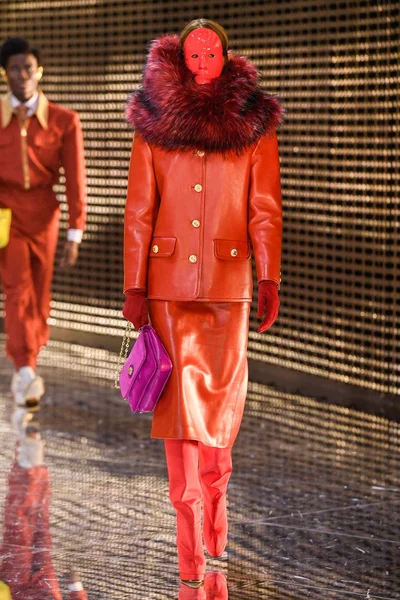 Look 64